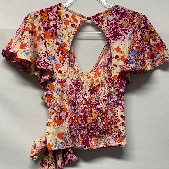 NWT Anthropologie V-Neck Flutter Hem Top Size LP - Picture 4 of 5